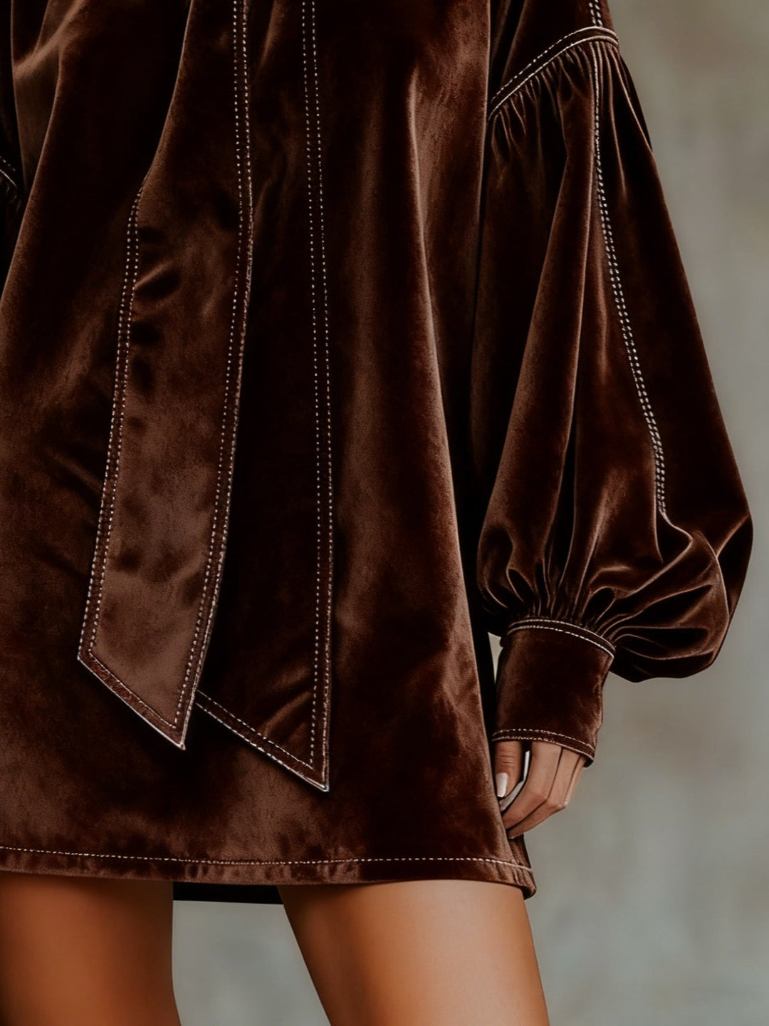 Lunori™ | Valentina – Sukienka mini welurowa z kokardą